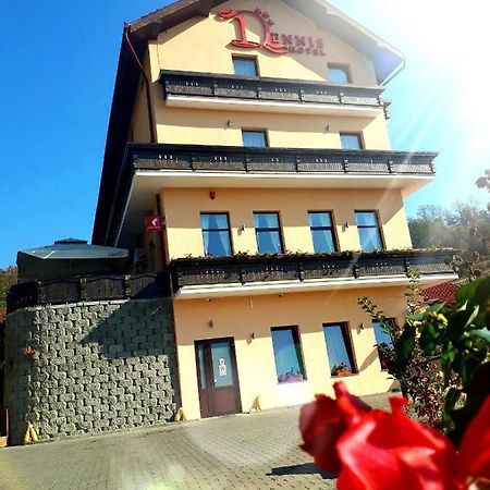 Hotel Dennis Mediaş Buitenkant foto